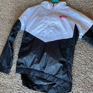 girls nike wind-breaker